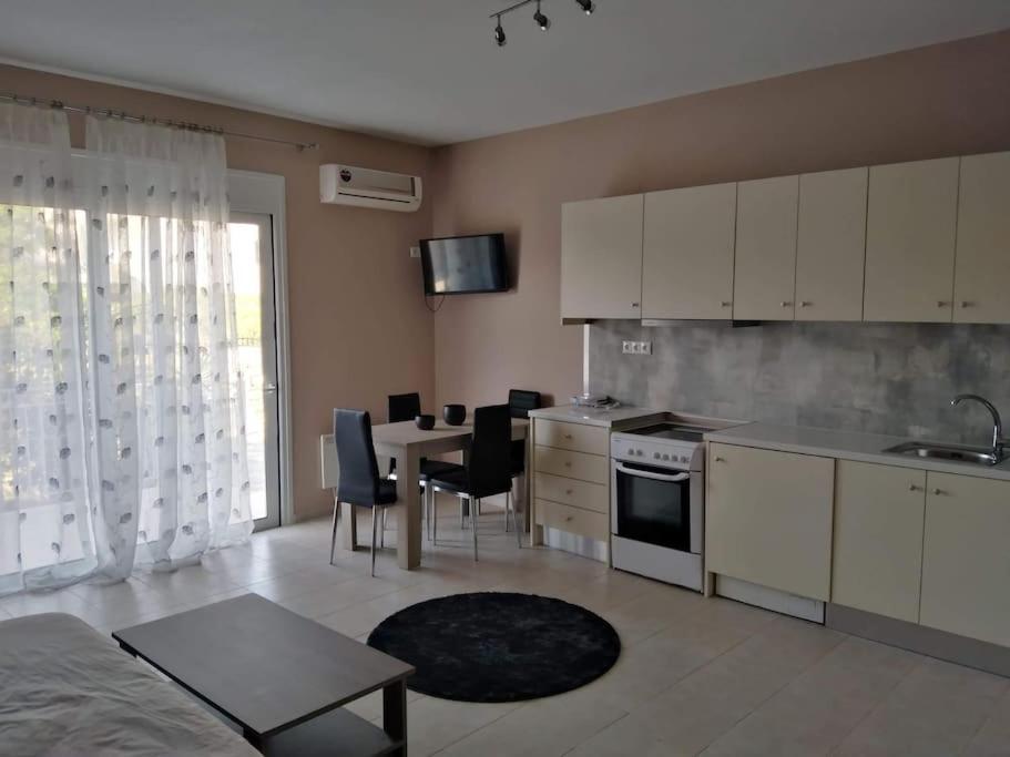 איתאה Brand New Spacious Studio מראה חיצוני תמונה