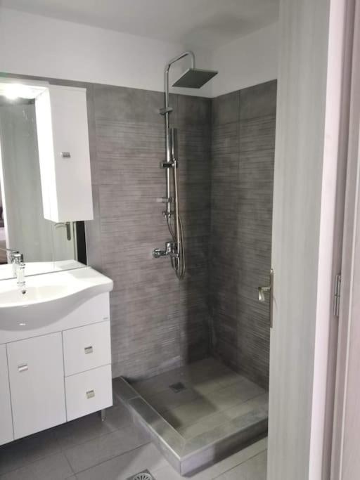 איתאה Brand New Spacious Studio מראה חיצוני תמונה